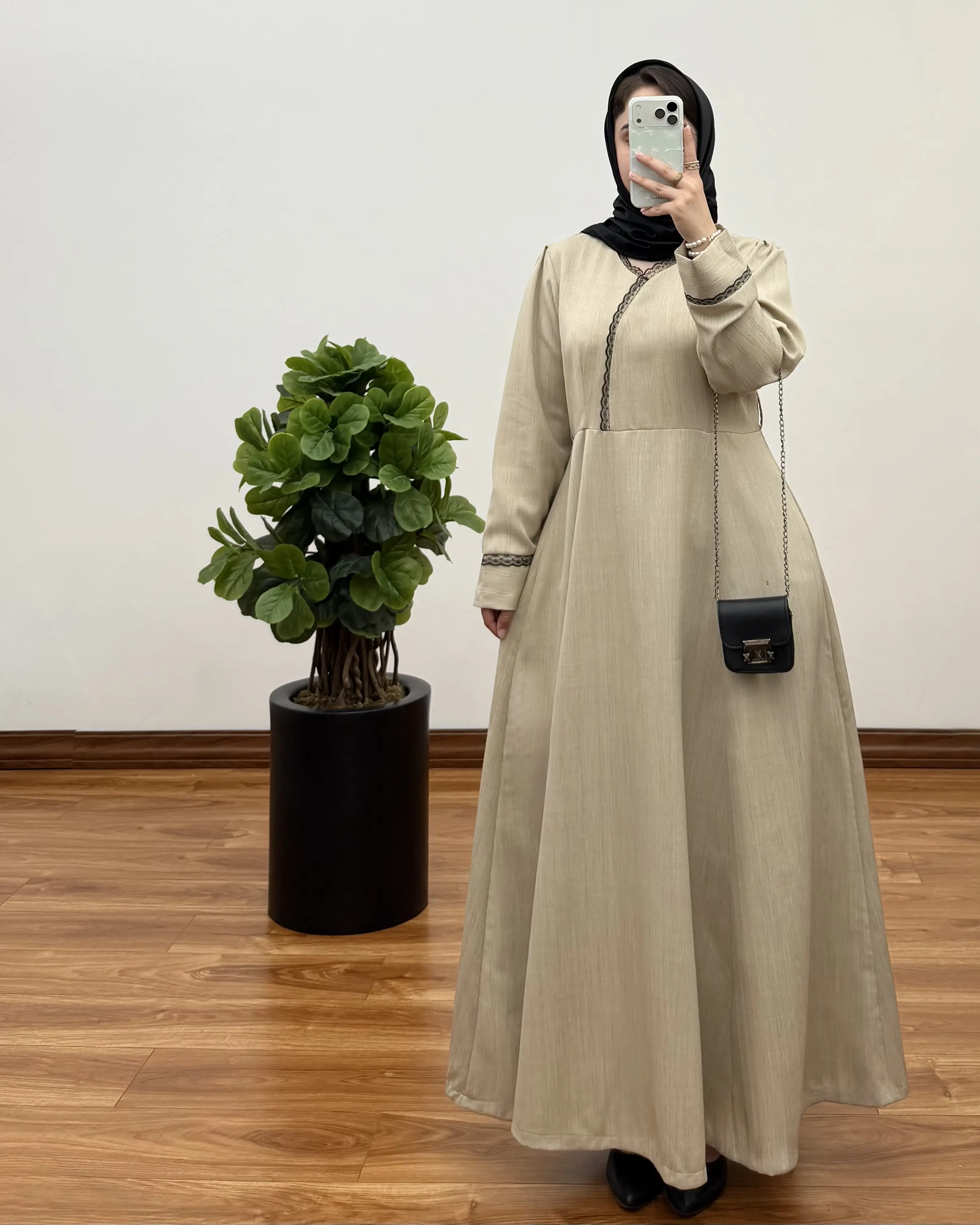 مانتو زنانه سوپرکلوش مدل دلاریس (ویژه محرم)